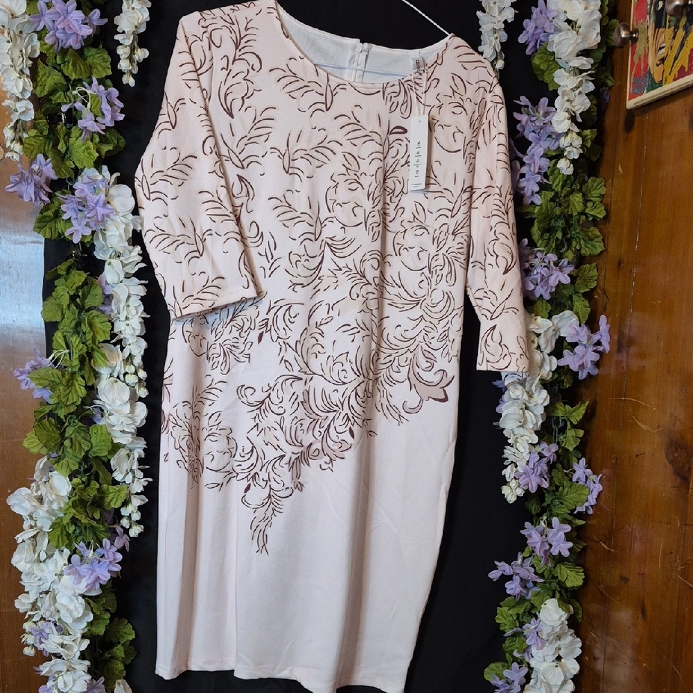 Light Pink Floral-Print Midi Dress with Three-Quarter Sleeves